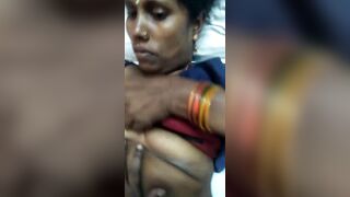 Dhuliya callgirl lady sucks and shows her cunt