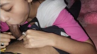 Sexy assamese girl sucks boyfriend in Mumbai