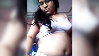 Marathi bhabhi shows boobs in nude video call