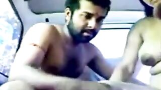 Marathi aunty fucked by corporator in car