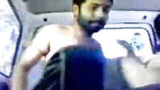 Maharashtra aunty fucking in the car