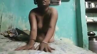 Marathi big boobs aunty exposes her pussy for lover
